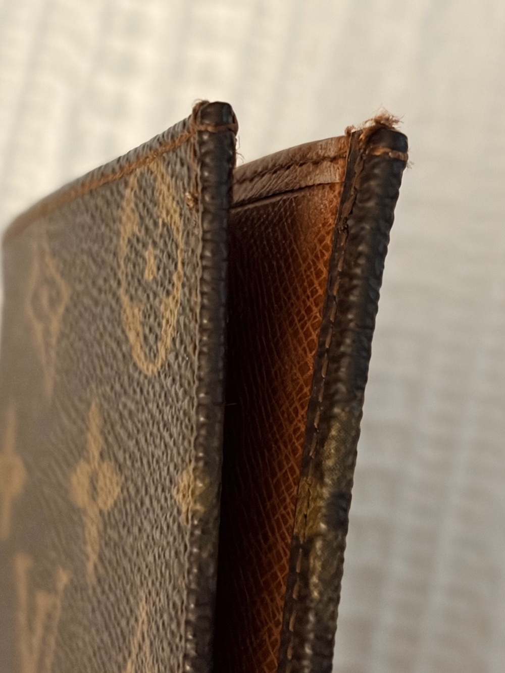 Vintage Louis Vuitton monogram bifold wallet - Picture 6 of 10